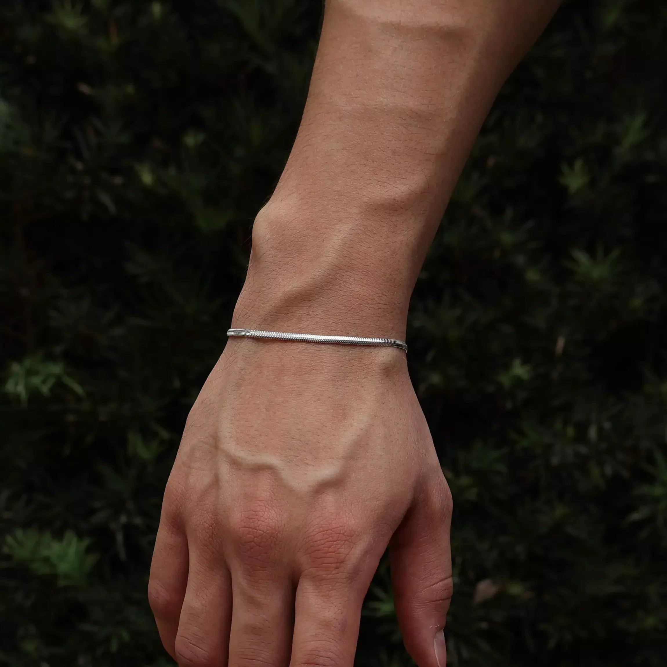 Men's Thin Scale Bracelet in 925 Silver