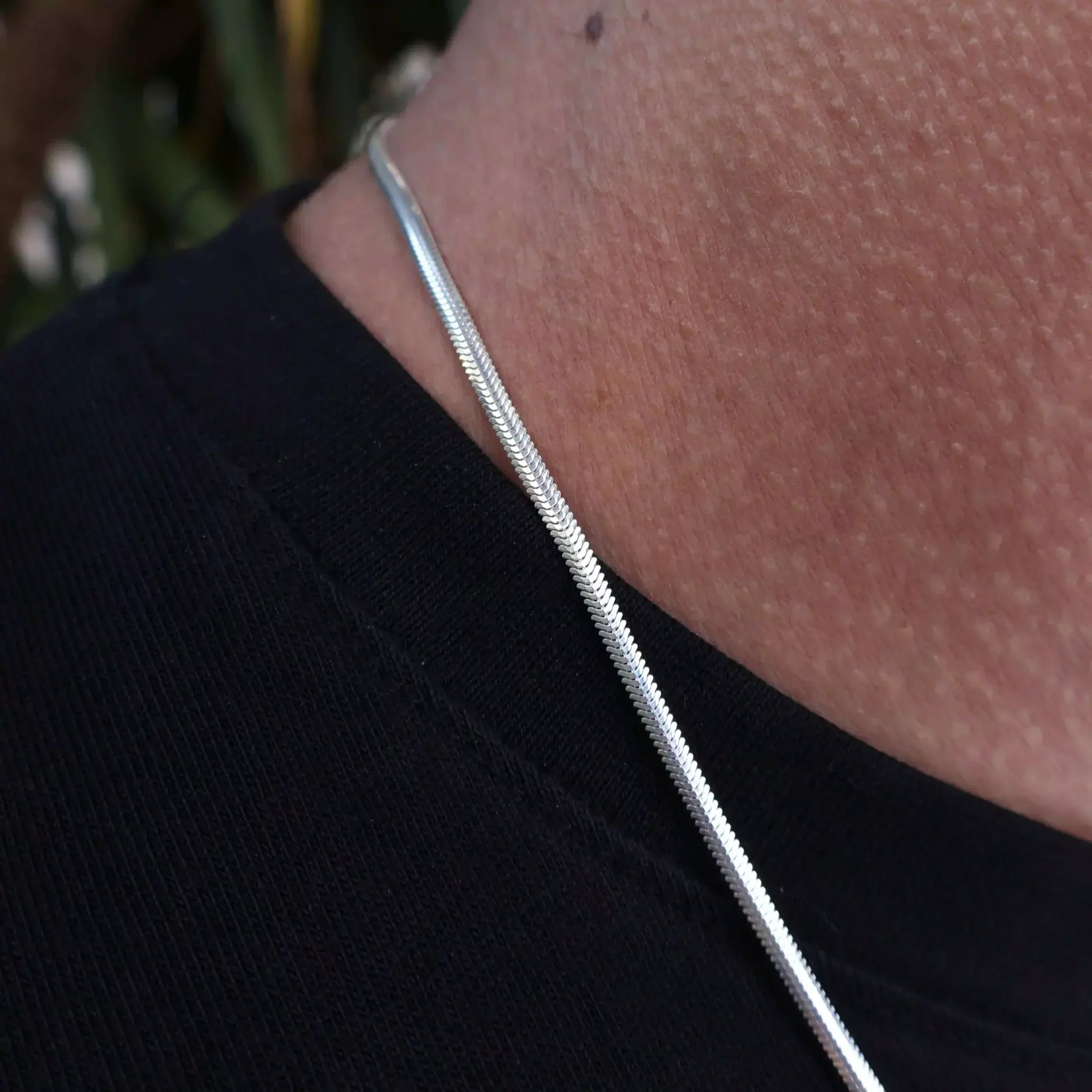 Thin Men's Scale Chain in 925 Silver